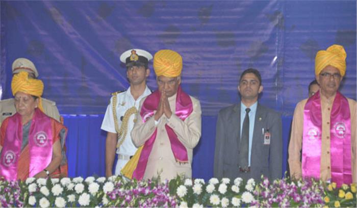 अानंदीबेन ने कहा- शिक्षा की प्रक्रिया जीवन भर साथ-साथ चलती है