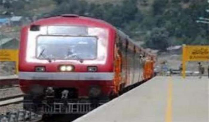 बारामूला और बनिहाल के बीच रेल सेवाएं बाधित