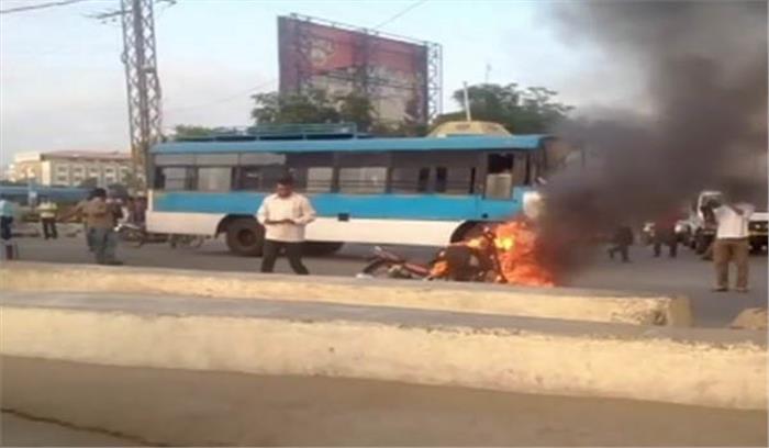 आंध्र में विशेष दर्जे की मांग को लेकर आहूत बंद से जनजीवन प्रभावित