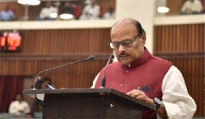 तेदेपा सांसद लोकसभा के अंदर धरने पर बैठे