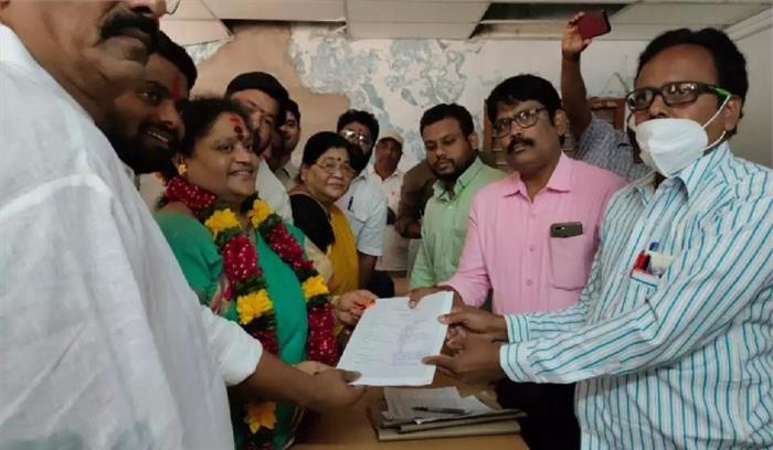 सरपंच बनीं आंध्र प्रदेश के विधानसभा अध्यक्ष तमिनमनी सीताराम की पत्नी