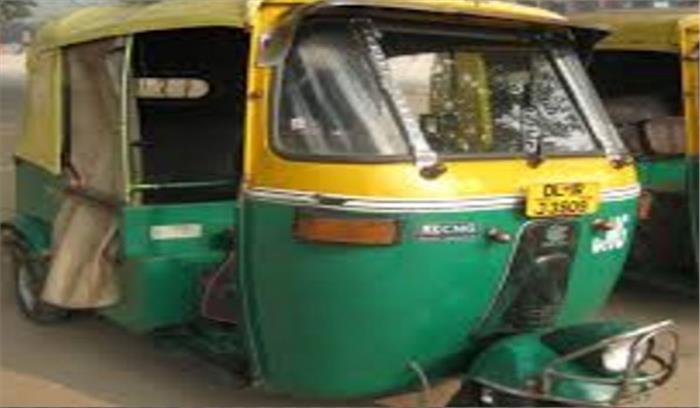 ऑटो रिक्शा के नहर में गिरने से 1 की मौत, 10 घायल