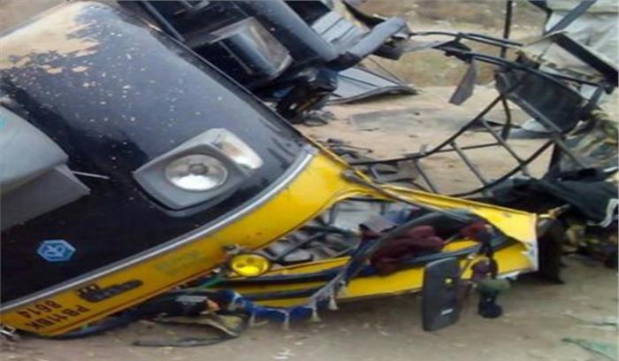 आंध्र प्रदेश में टिपर और ऑटोरिक्शा की टक्कर,  पांच की घटनास्थल पर मौत