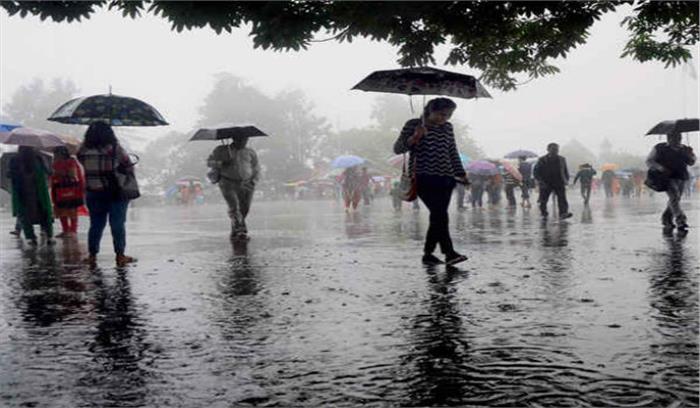 पश्चिम बंगाल के कई हिस्सों में भारी बारिश