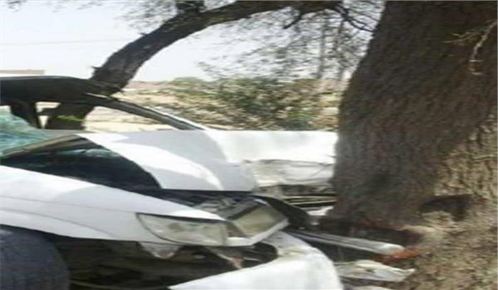 आंध्र प्रदेश: कार के पेड़ से टकराने से 3 की मौत 