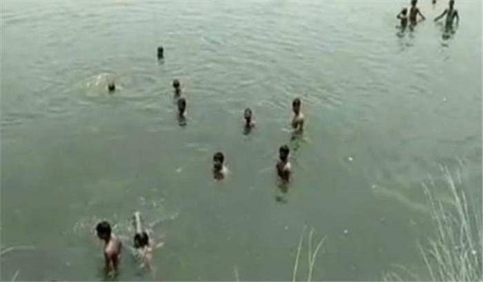 आंध्र प्रदेश में नदी में पिता, बच्चों समेत 4 डूबे