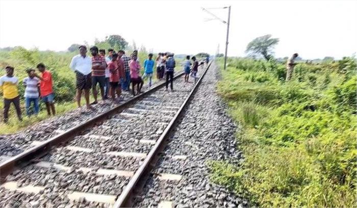 आंध्र के कुरनूल में परिवार के 4 लोगों ने की आत्महत्या