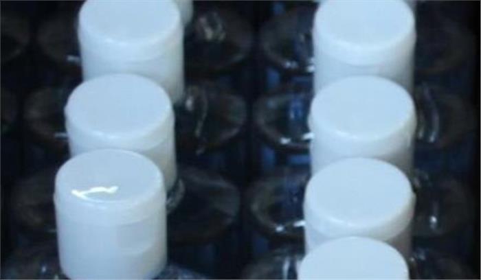 आंध्र के एक अधिकारी ने गलती से पानी की जगह सैनिटाइटर पीया