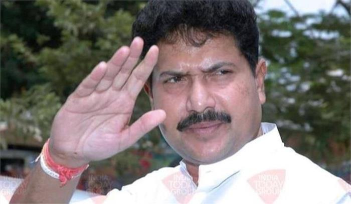 मोहन डेलकर की आत्महत्या मामले में  मुंबई पुलिस ने प्रफुल्ल पटेल के खिलाफ मामला दर्ज