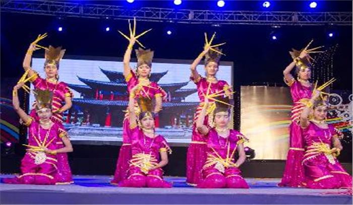 वार्षिकोत्सव में दिखी वैश्विक संस्कृति की झलक