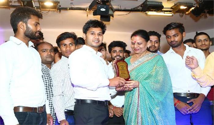 वार्षिकोत्सव के जरिए दिया स्वच्छता का संदेश