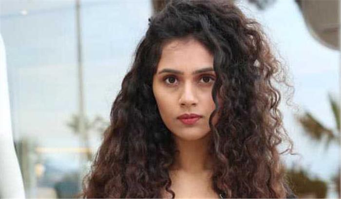 अन्तरा राव ने लघु फिल्मों के लिए फेस्टिवल की मांग की अन्तरा राव ने लघु फिल्मों के लिए फेस्टिवल की मांग की