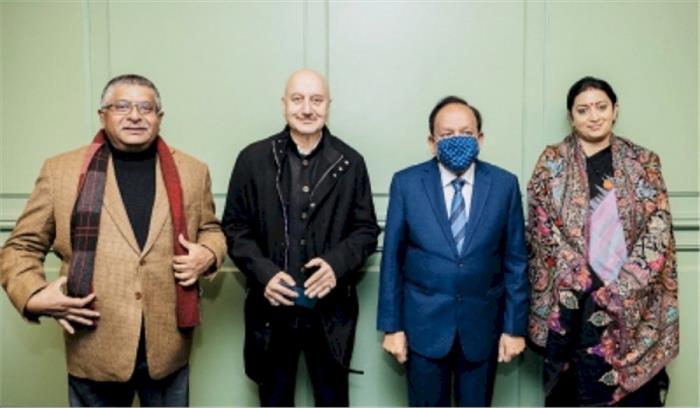 अनुपम खेर ने स्वास्थ्य मंत्री हर्ष वर्धन के साथ बेहतरीन समय बिताया