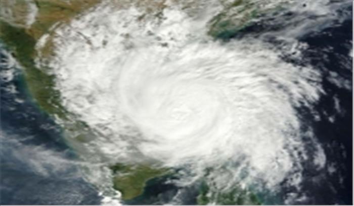 अरब सागर पर कम दबाव से चक्रवाती तूफान में जल्द तेजी का अंदेशा : आईएमडी अरब सागर पर कम दबाव से चक्रवाती तूफान में जल्द तेजी का अंदेशा : आईएमडी