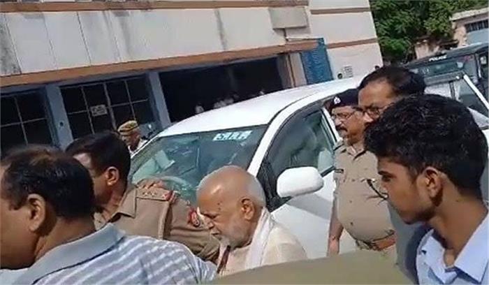 अखाड़ा परिषद ने अब लिया चिन्मयानंद के समर्थन का फैसला