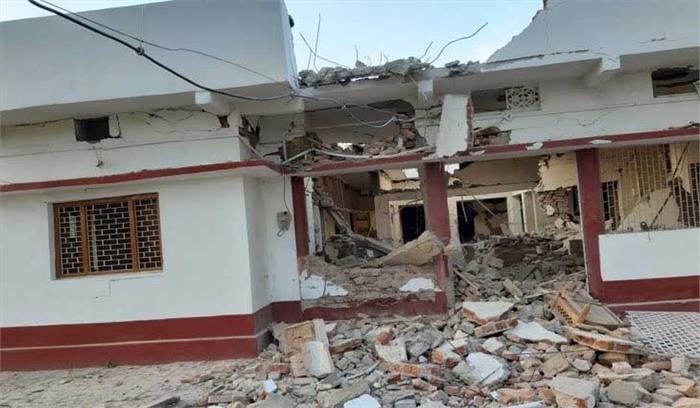 बिहार में नक्सलियों ने पूर्व एमएलसी का घर डायनामाइट से उड़ाया
