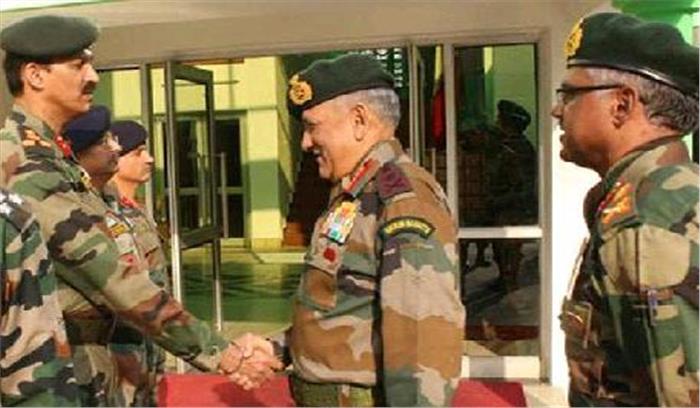 सेना प्रमुख बिपिन रावत ने किया नियंत्रण रेखा का दौरा