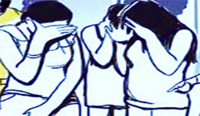 राजस्थान :देह व्यापार का भंडाफोड़, तीन युवतियों सहित पांच गिरफ्तार राजस्थान :देह व्यापार का भंडाफोड़, तीन युवतियों सहित पांच गिरफ्तार