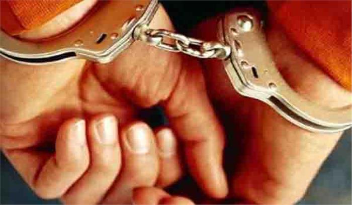 गाजियाबाद:  सोने की लूट मामले में दो सहायक उपनिरीक्षक समेत चार गिरफ्तार