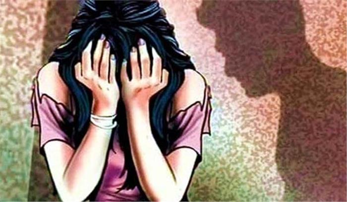 जबलपुर में किशोरी से दुष्कर्म का आरोपी गिरफ्तार जबलपुर में किशोरी से दुष्कर्म का आरोपी गिरफ्तार