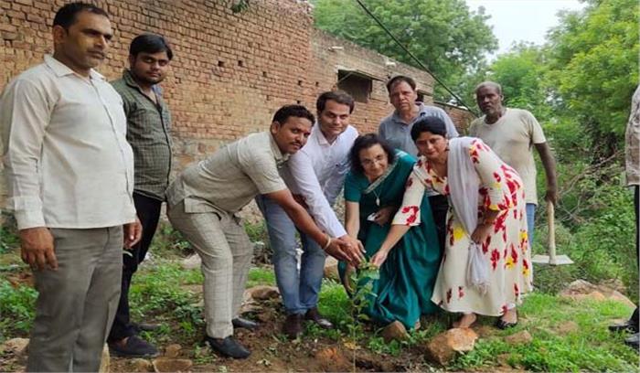 पौधारोपण अभियान की शुरुआत