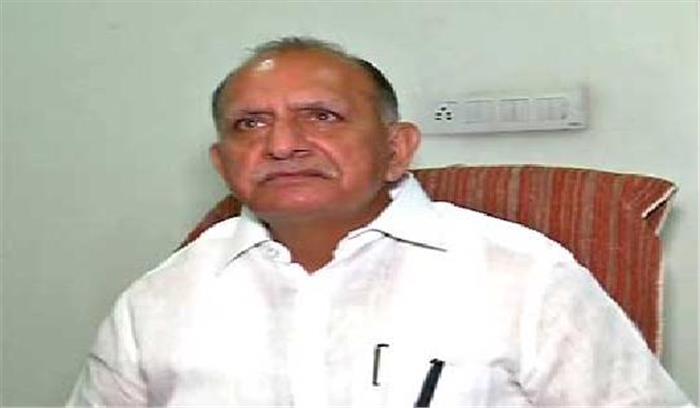 अशोक परनामी को करणी सेना ने काले झंडे दिखाए