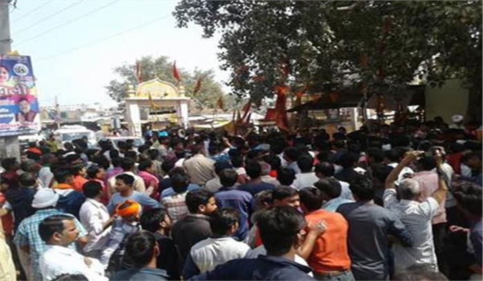 मध्यप्रदेश : मारपीट से एक व्यक्ति की मृत्यु, नाराज परिजनों ने शव रखकर किया चकाजाम