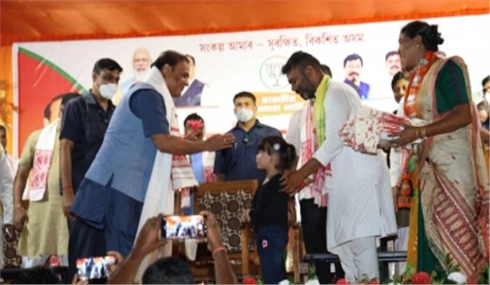 असम के सीएम ने 17 साल से अधिक उम्र के लोगों से टीका लगवाने का आग्रह किया