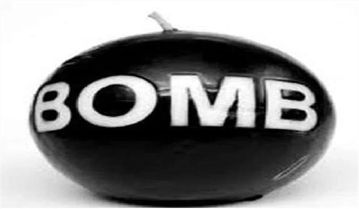 असम में सड़क के किनारे संदिग्ध बम बरामद