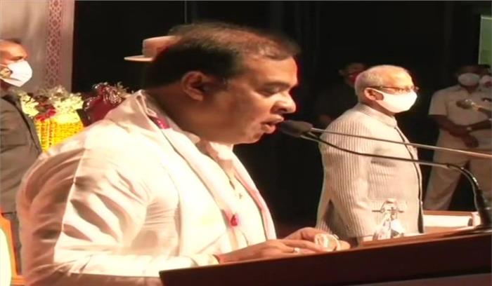 हिमंत बिस्वा सरमा ने असम के नए मुख्यमंत्री के रूप में ली शपथ