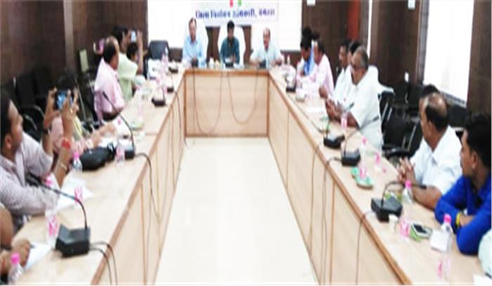 कलेक्टर ने दी चुनाव की तैयारियों की जानकारी