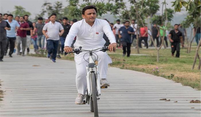 अखिलेश फिर से कर सकते हैं साइकिल यात्रा