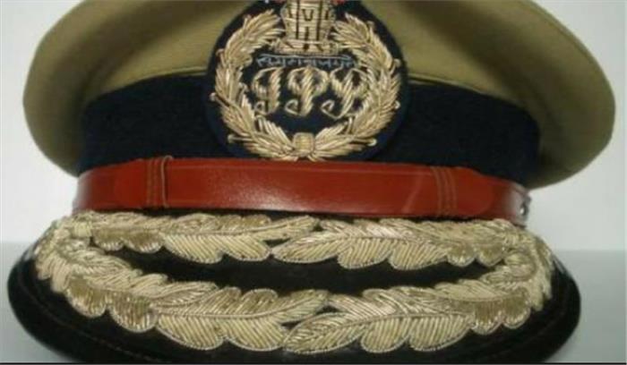 कर्नाटक : चुनाव से पहले हुए 18 आईपीएस अधिकारियों के तबादले