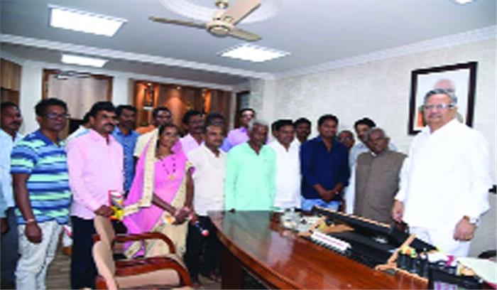 औंधी में कॉलेज की मांग को लेकर जनप्रतिनिधि मुख्यमंत्री से मिले औंधी में कॉलेज की मांग को लेकर जनप्रतिनिधि मुख्यमंत्री से मिले