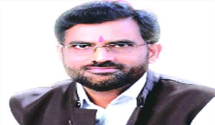 टिकट को लेकर अभी से चल रही सुर्खियां और बयानबाजी औचित्यहीन टिकट को लेकर अभी से चल रही सुर्खियां और बयानबाजी औचित्यहीन