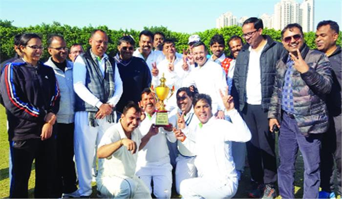 पुलिस-प्रशासन व ग्रेनो प्रेस क्लब के बीच मैत्री क्रिकेट मैच का हुआ आयोजन