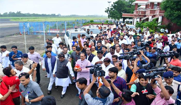  वाजपेयी जी की अस्थि कलश यात्रा भोपाल से रवाना 