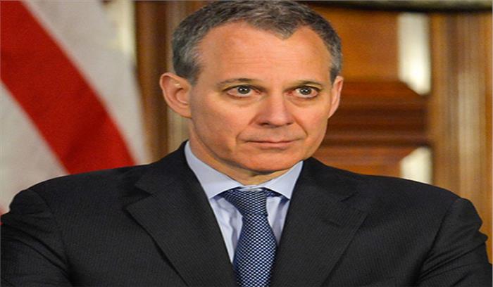 न्यूयॉर्क के अटॉर्नी जनरल श्नाइडर मैन का इस्तीफा