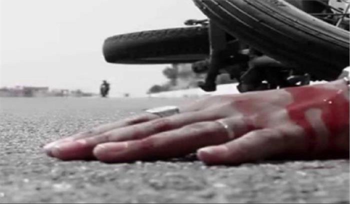 औरैया सड़क हादसे में बाइक सवार की मौत, साथी गंभीर