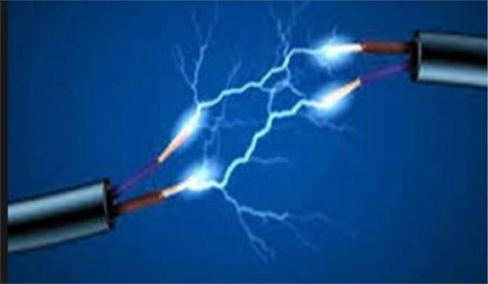 औरैया में करंट लगने से महिला की मौत