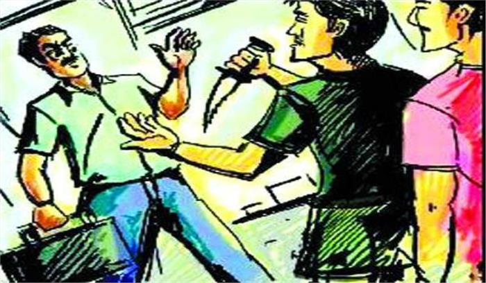 औरैया में चिकित्सक का अपहरण कर लूटपाट औरैया में चिकित्सक का अपहरण कर लूटपाट