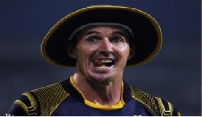 अश्विन से बेहतर ऑफ स्पिनर हैं लॉयन