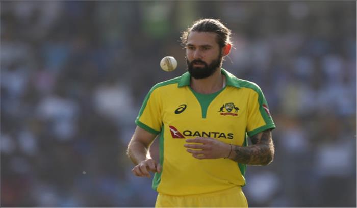 आईपीएल नीलामी : कमिंस, मैक्सवेल पर बरसा पैसा