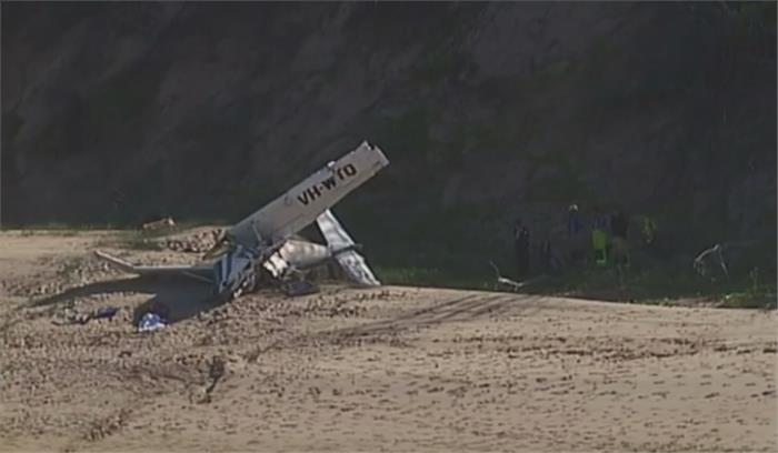 आस्ट्रेलिया के मेलबर्न में एक छोटा विमान दुर्घटनाग्रस्त