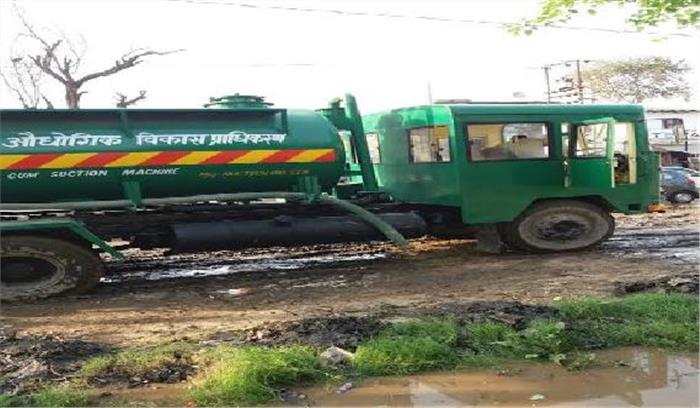 प्राधिकरण ने खेरली मोड़ पर जलभराव को किया दूर