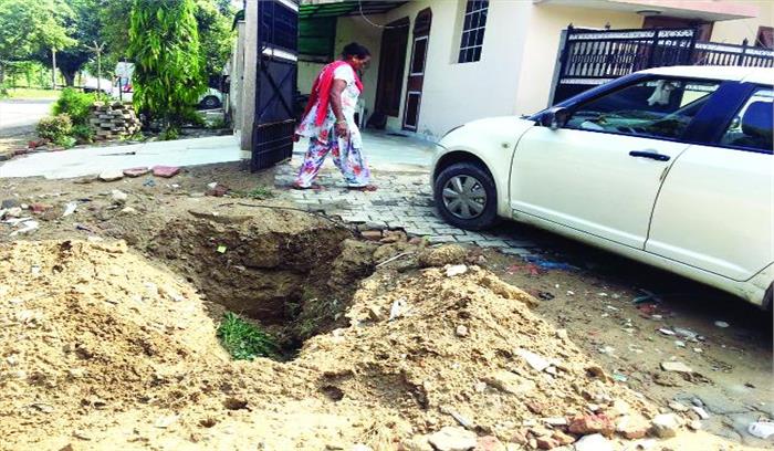 प्राधिकरण की अनदेखी दे रहे है दुर्घटनाओं को दावत