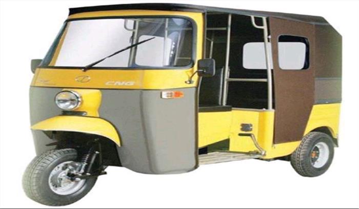 ऑटो रिक्शा यूनिट की हालत देख मंत्री ने दिए सुधार के निर्देश