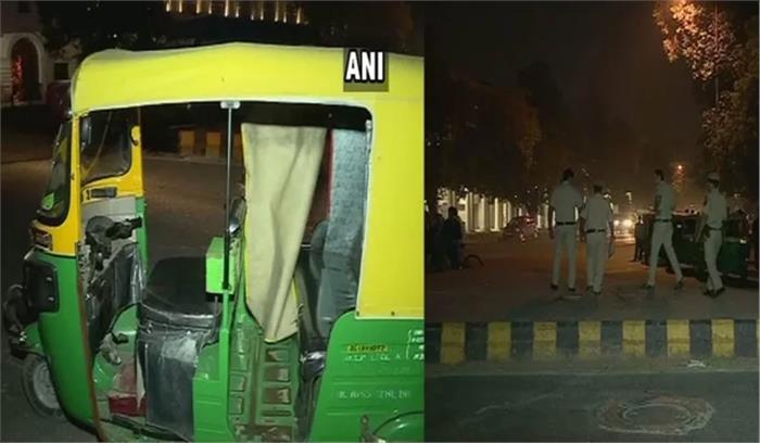 ऑटो रिक्शा चालक की चाकू मारकर हत्या, 4 लड़के गिरफ्तार ऑटो रिक्शा चालक की चाकू मारकर हत्या, 4 लड़के गिरफ्तार