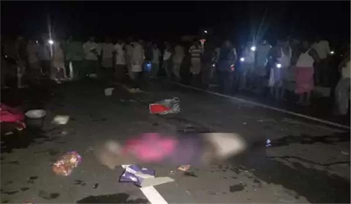 ऑटो रिक्शा और ट्रक की टक्कर में 2 कांवरियों की मौत, 6 घायल