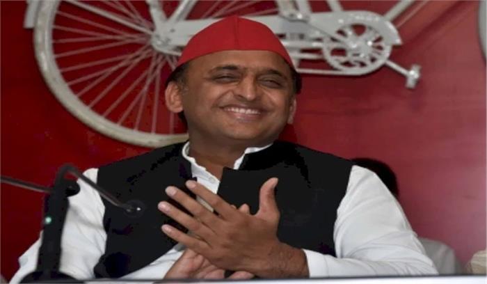 आयुष्मान योजना गरीबों के लिए बनी मजाक : अखिलेश